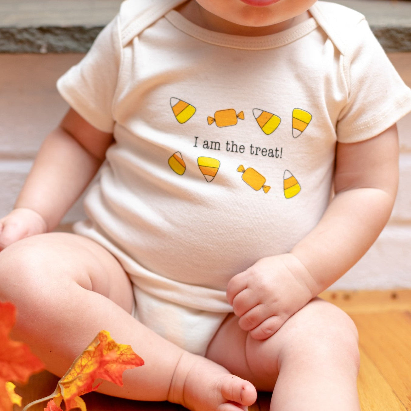 Organic cotton baby onesie - Halloween "I am the treat" - Simply Chickie