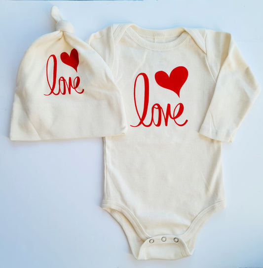 Organic cotton baby gift set - romper and beanie hat Love long sleeve - Simply Chickie