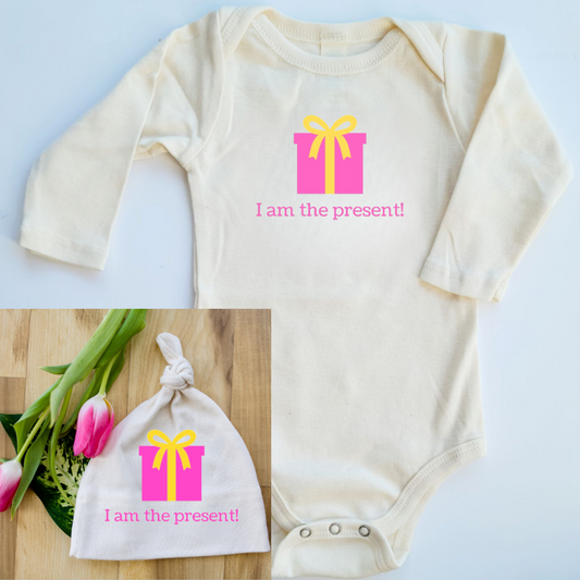 Pink I Am The Present Long Sleeve Baby Gift Set