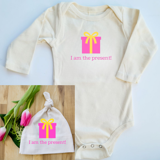 Pink I Am The Present Long Sleeve Romper & Hat Gift Set