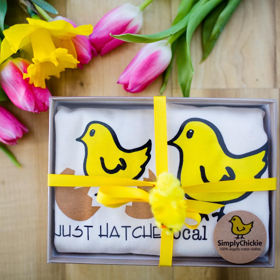 Organic cotton baby gift set Just Hatched + Local Chick - Simply Chickie