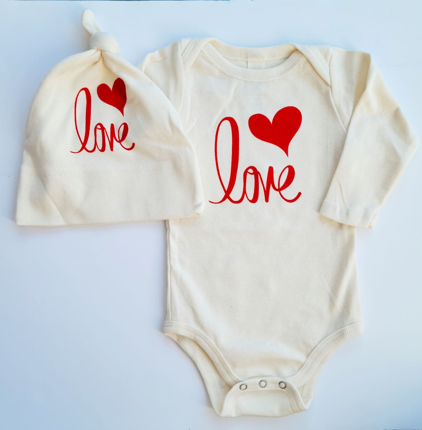 Organic cotton baby gift set - romper and beanie hat Love long sleeve - Simply Chickie