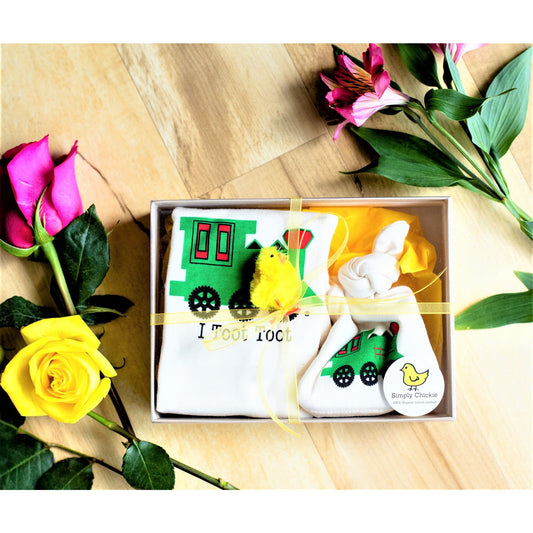 Organic cotton baby gift set - Train - Simply Chickie