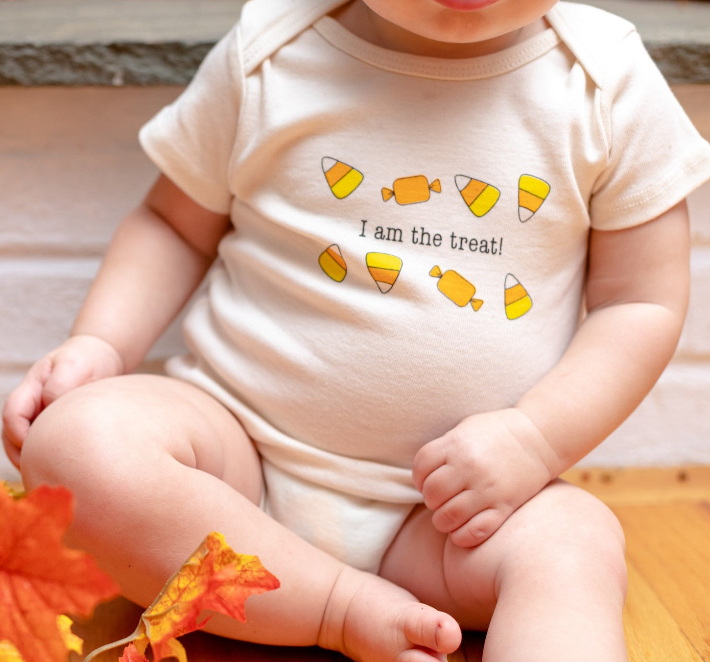 Organic cotton baby onesie - Halloween "I am the treat" - Simply Chickie